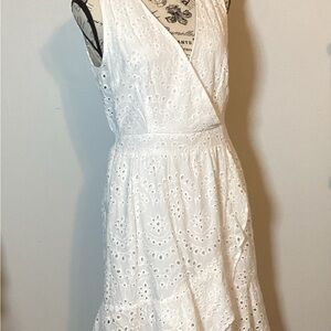 SLEEVELESS & LINED WHITE EYELET CROSSOVER DRESS JUNIOR Sz. LG 100% COTTON